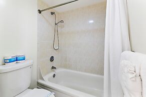 Mountain View Condo with 2 Double Beds and Parking