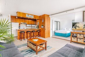 Mountain View Condo with 2 Double Beds and Parking