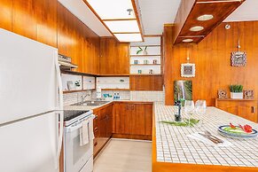 Mountain View Condo with 2 Double Beds and Parking