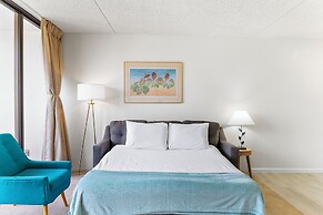 Mountain View Condo with 2 Double Beds and Parking