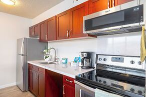 Mountain View Condo with 2 Double Beds and Parking