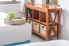 Mountain View Condo with 2 Double Beds and Parking