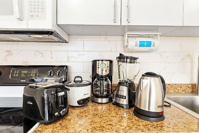 Mountain View Condo with 2 Double Beds and Parking