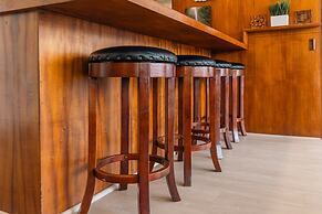 Mountain View Condo with 2 Double Beds and Parking