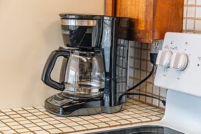 Mountain View Condo with 2 Double Beds and Parking