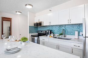 Mountain View Condo with 2 Double Beds and Parking