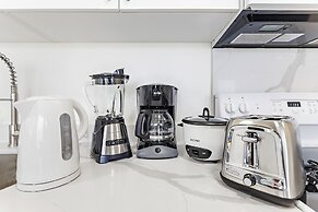 Mountain View Condo with 2 Double Beds and Parking