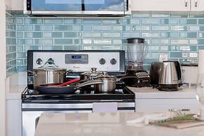 Mountain View Condo with 2 Double Beds and Parking