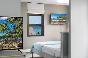 Ocean View Condo with King or Queen Bed and Parking