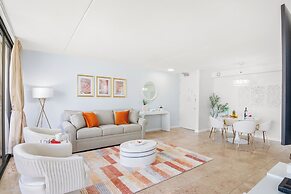 Ocean View Condo with King or Queen Bed and Parking