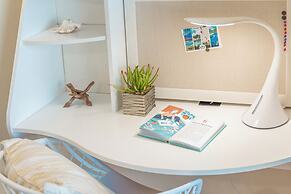 Ocean View Condo with King or Queen Bed and Parking