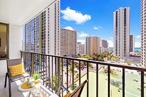 Ocean View Condo with King or Queen Bed and Parking