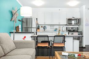 Ocean View Condo with King or Queen Bed and Parking