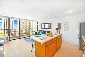 Ocean View Condo with King or Queen Bed and Parking