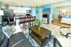 Ocean View Condo with King or Queen Bed and Parking