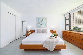 Ocean View Condo with King or Queen Bed and Parking