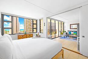 Ocean View Condo with King or Queen Bed and Parking