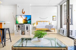 Ocean View Condo with King or Queen Bed and Parking