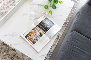 Ocean View Condo with King or Queen Bed and Parking