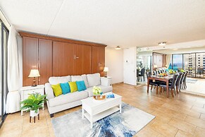 Ocean View Condo with King or Queen Bed and Parking