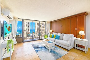 Ocean View Condo with King or Queen Bed and Parking