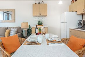 Ocean View Condo with King or Queen Bed and Parking