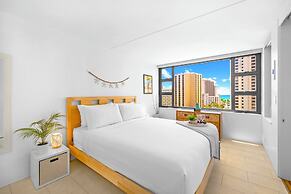 Ocean View Condo with King or Queen Bed and Parking