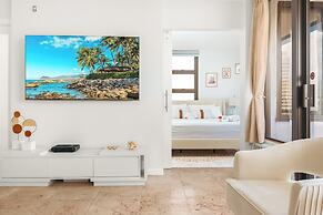 Ocean View Condo with King or Queen Bed and Parking