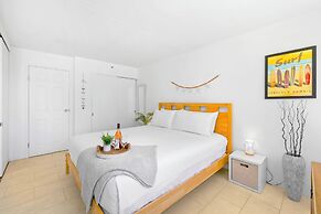 Ocean View Condo with King or Queen Bed and Parking