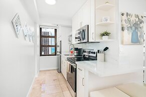 Ocean View Condo with King or Queen Bed and Parking