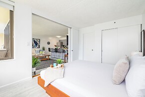 Ocean View Condo with King or Queen Bed and Parking