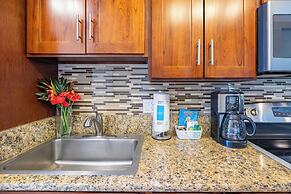 Ocean View Condo with King or Queen Bed and Parking