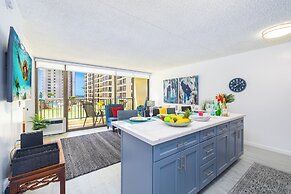 Ocean View Condo with King or Queen Bed and Parking