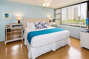 Ocean View Condo with King or Queen Bed and Parking