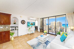 Ocean View Condo with King or Queen Bed and Parking