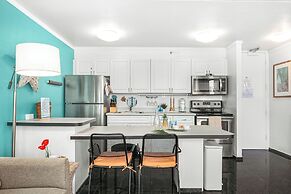 Ocean View Condo with King or Queen Bed and Parking