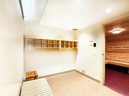 Ocean View Condo with King or Queen Bed and Parking