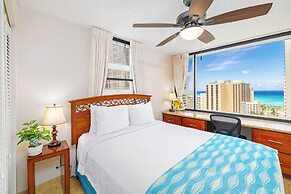 Ocean View Condo with King or Queen Bed and Parking