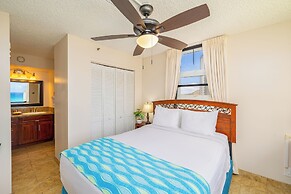 Ocean View Condo with King or Queen Bed and Parking