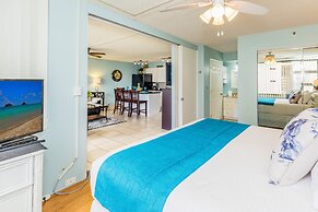 Ocean View Condo with King or Queen Bed and Parking