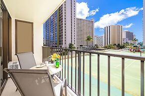 Ocean View Condo with King or Queen Bed and Parking