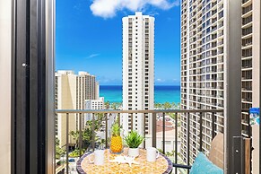 Ocean View Condo with King or Queen Bed and Parking