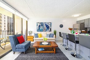 Ocean View Condo with King or Queen Bed and Parking