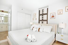 Ocean View Condo with King or Queen Bed and Parking