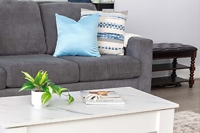 Ocean View Condo with King or Queen Bed and Parking