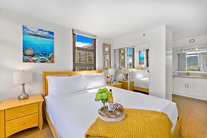 High Floor Mountain View with King or Queen Bed and Parking