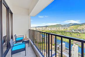 High Floor Mountain View with King or Queen Bed and Parking