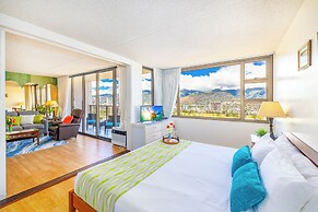 High Floor Mountain View with King or Queen Bed and Parking