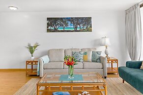 High Floor Mountain View with King or Queen Bed and Parking