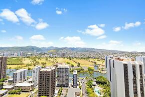 High Floor Mountain View with King or Queen Bed and Parking